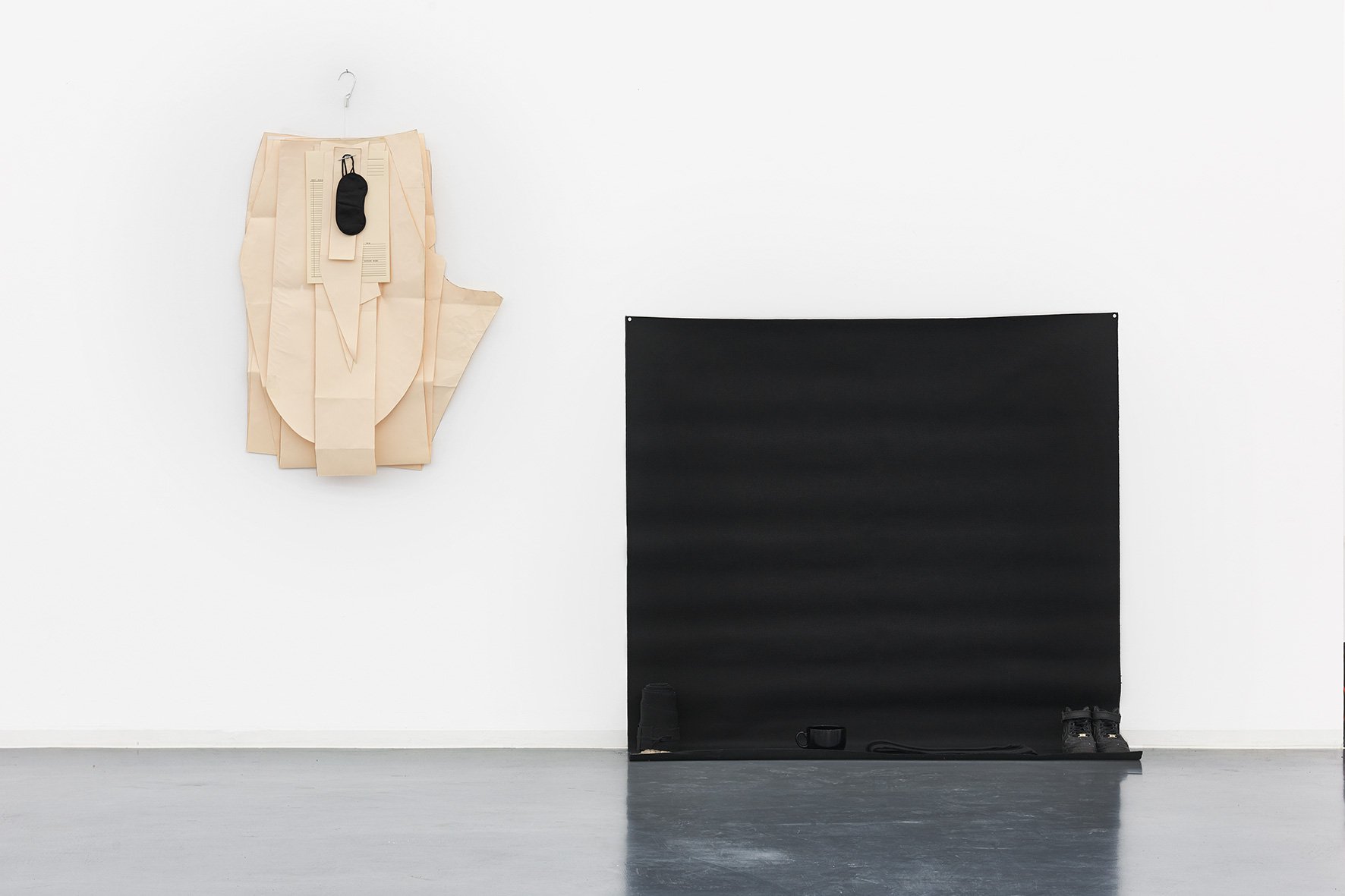 Amanda Ross-Ho, Untitled Production Still (SLEEP PATTERN), 2017. Installation view, 2017, Bonner Kunstverein. Photo: Mareike Tocha