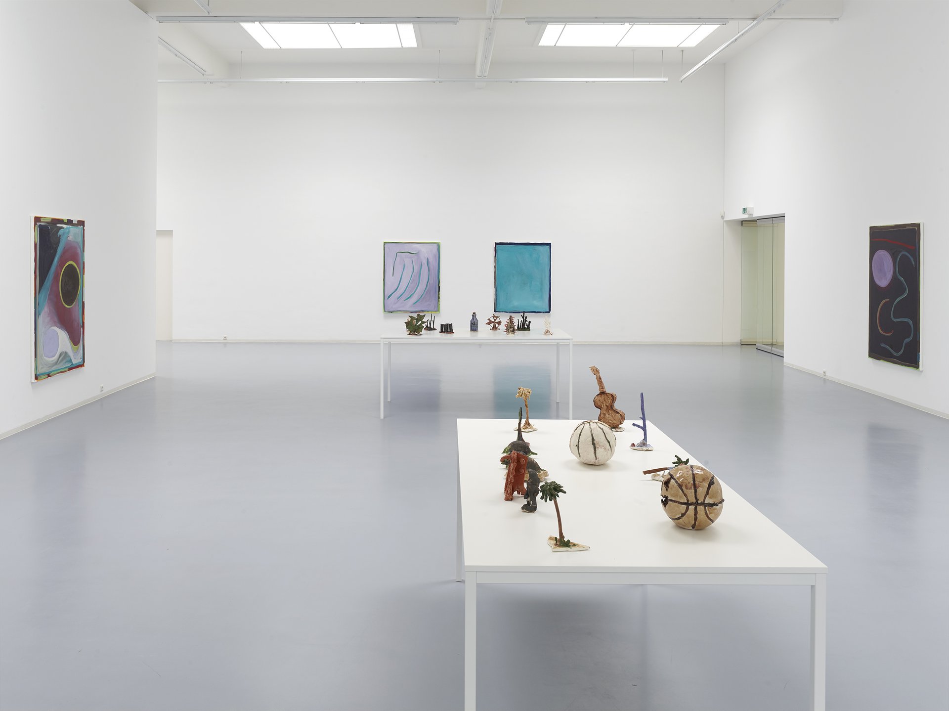 Josh Smith, installation view, 2016, Bonner Kunstverein. Courtesy of the artist and Luhring Augustine, New York. Photo: Simon Vogel