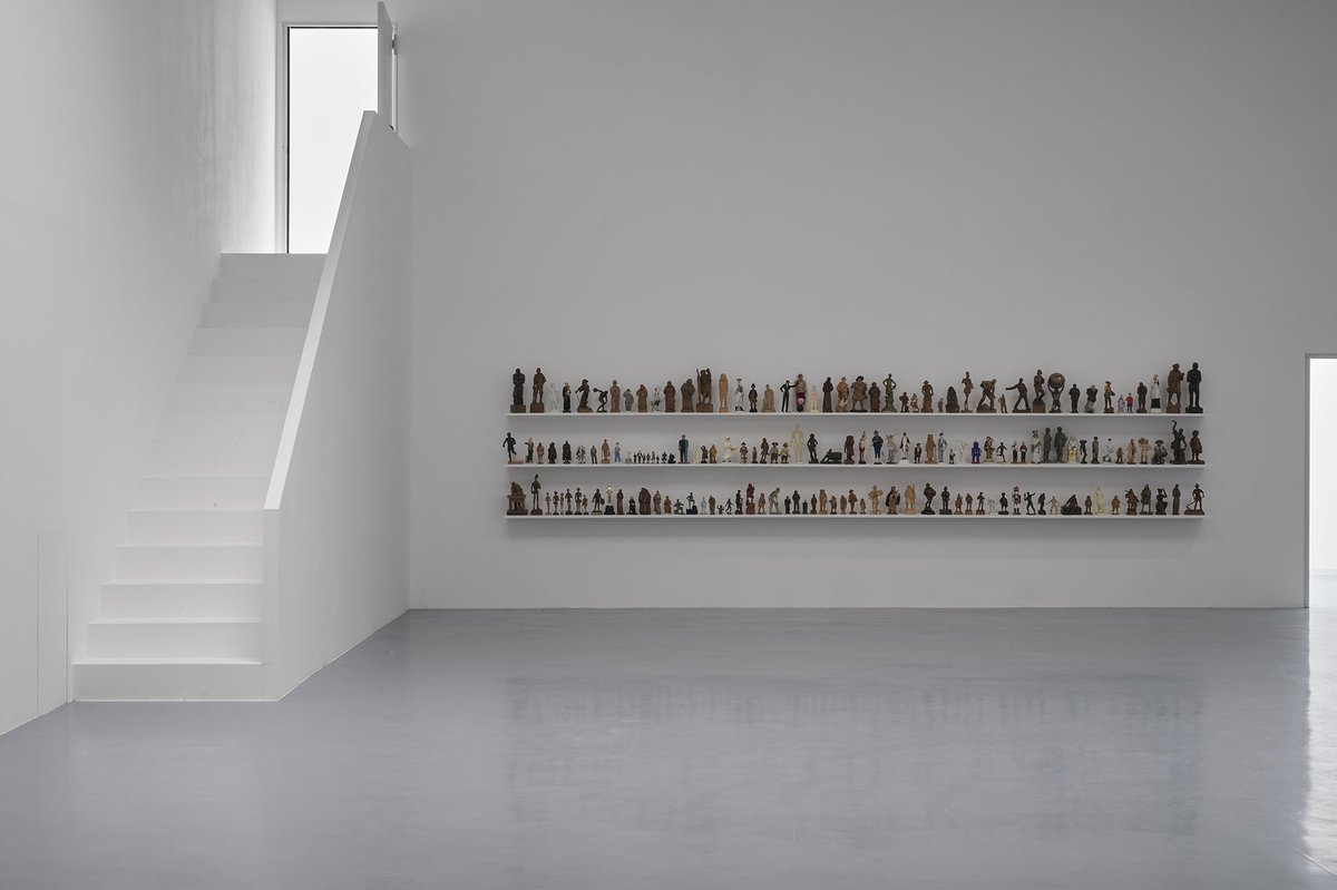 It is light, Bonner Kunstverein, 2024. Ausstellungsansicht mit Ada Frände, Ada Frände presents the Männer Museum. Foto: Mareike Tocha.