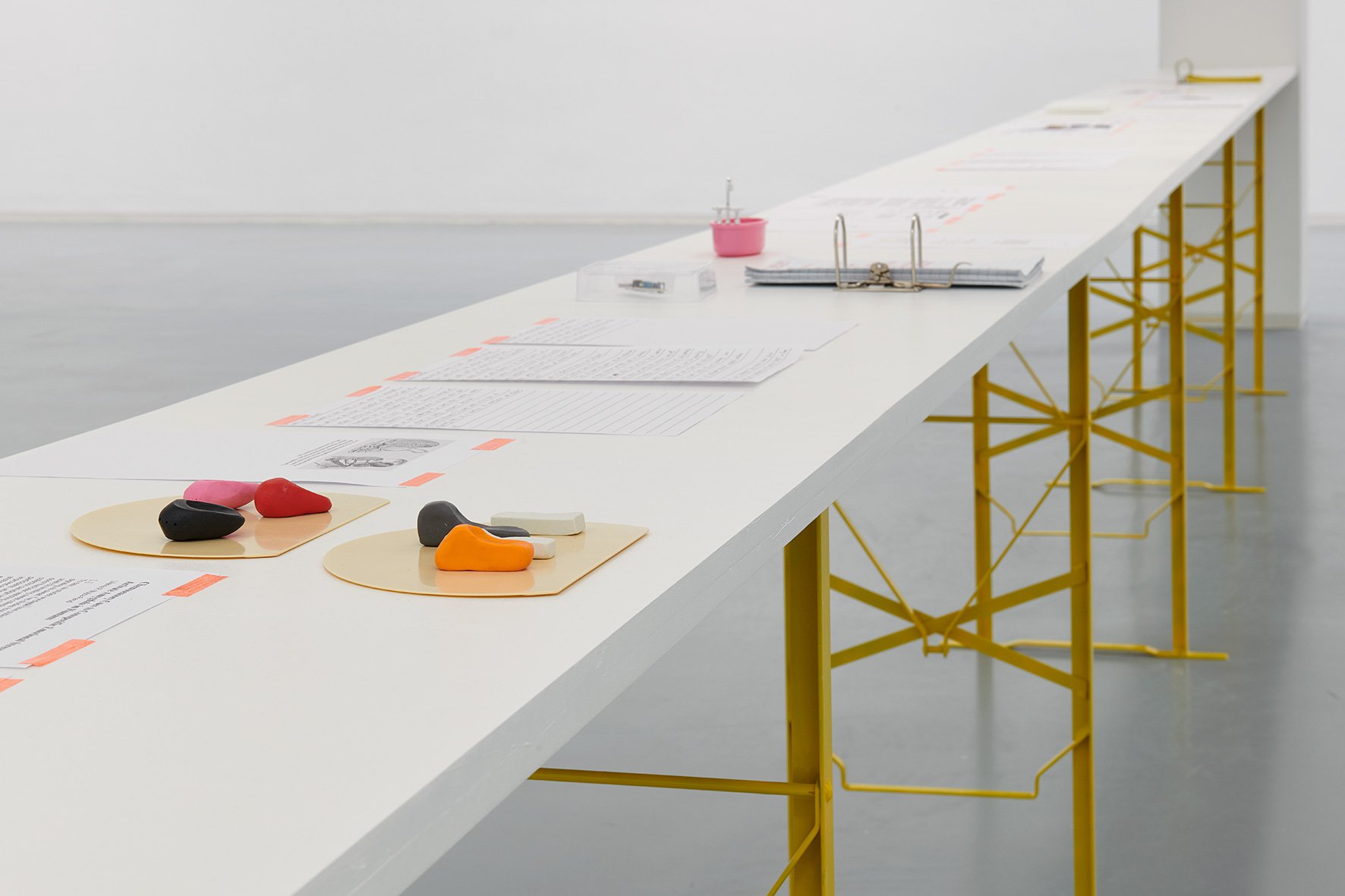 Stefani Glauber, Installationsansicht, 2019, Bonner Kunstverein, Courtesy die Künstlerin. Foto: Mareike Tocha