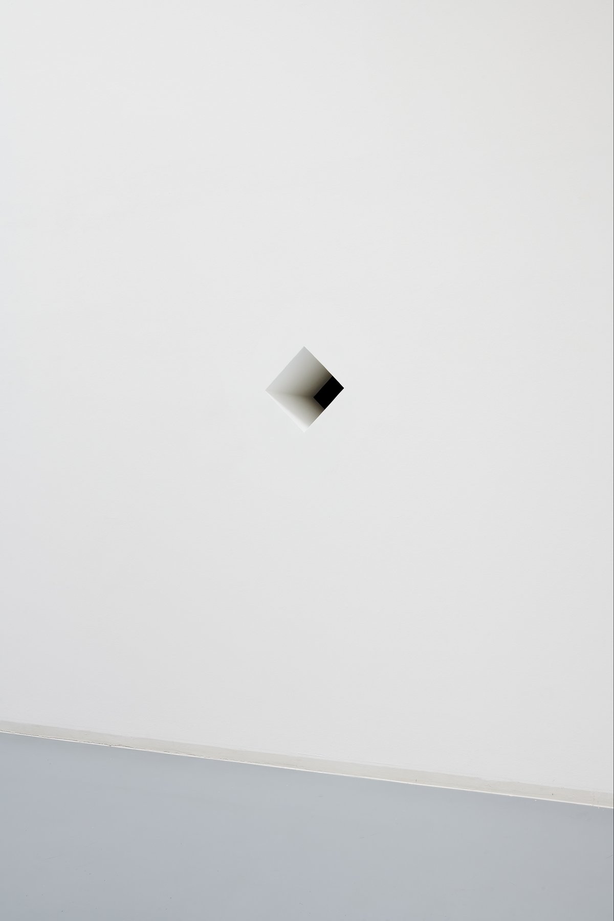 Anna-Sophie Berger: Duel, installation view, Bonner Kunstverein, 2020. Courtesy the artist, Galerie LAYR, Vienna and JTT, New York. Photo: Mareike Tocha