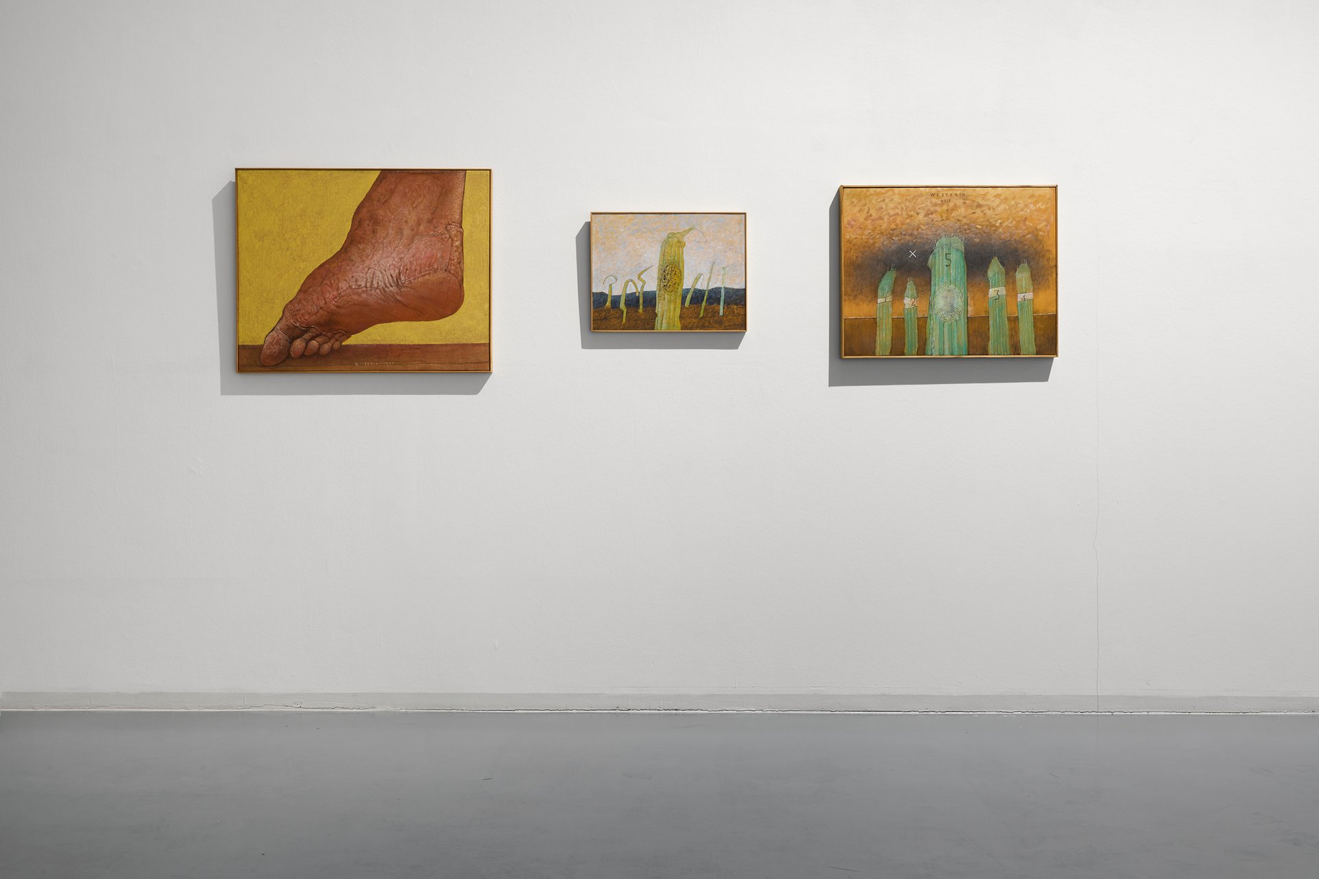 Co Westerik, Foot, 1990; Seven Grasses, 2011; Five grasses and portrait, 2013. Installation view: The Holding Environment, Bonner Kunstverein 2021. Photo: Mareike Tocha. Courtesy Westerik Foundation.