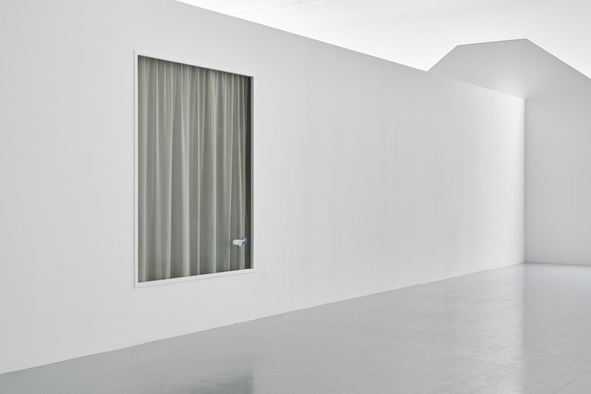 Ada Frände, Fenster, 2021. Installationsansicht: The Holding Environment, Bonner Kunstverein, 2021. Foto: Mareike Tocha. Courtesy die Künstlerin.