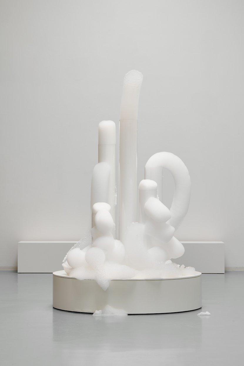 David Medalla, Cloud Canyons, 2020-21, Holz, Plexiglas, Größe variable , Bonner Kunstverein, 2021. 