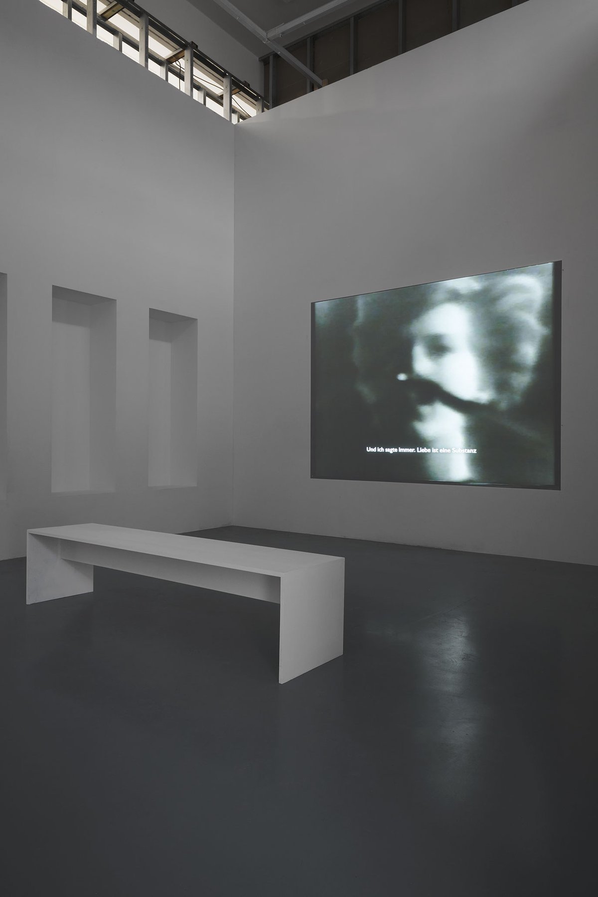 It is light, Bonner Kunstverein, 2024. Ausstellungsansicht mit Julia Heyward, Shake Daddy Shake. Foto: Mareike Tocha.
