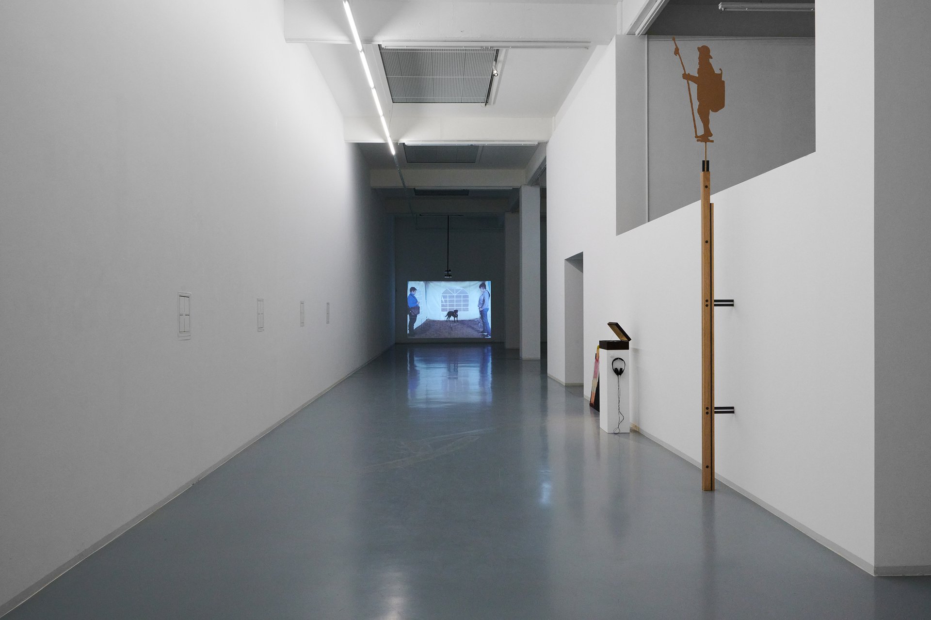 In the Shadows of Tall Necessities, Bonner Kunstverein, 2022. Installation view: Photo: Mareike Tocha.