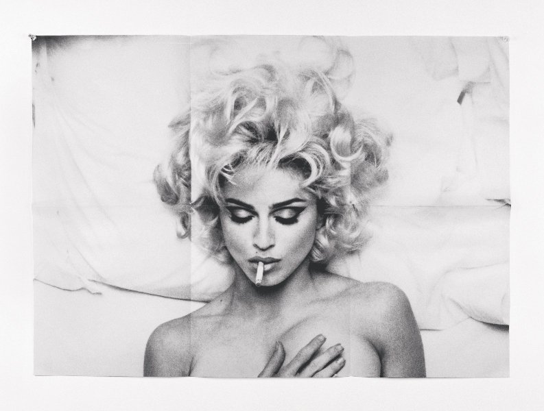 Anne Collier, Folded Madonna, 2007. Courtesy die Künstlerin und Galerie Corvi Mora