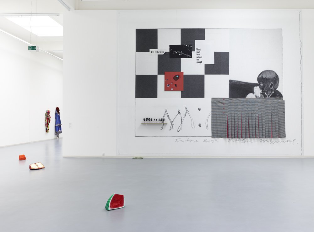 Ihre Geschichte(n), Installationsansicht, 2013, Bonner Kunstverein. Foto: Simon Vogel