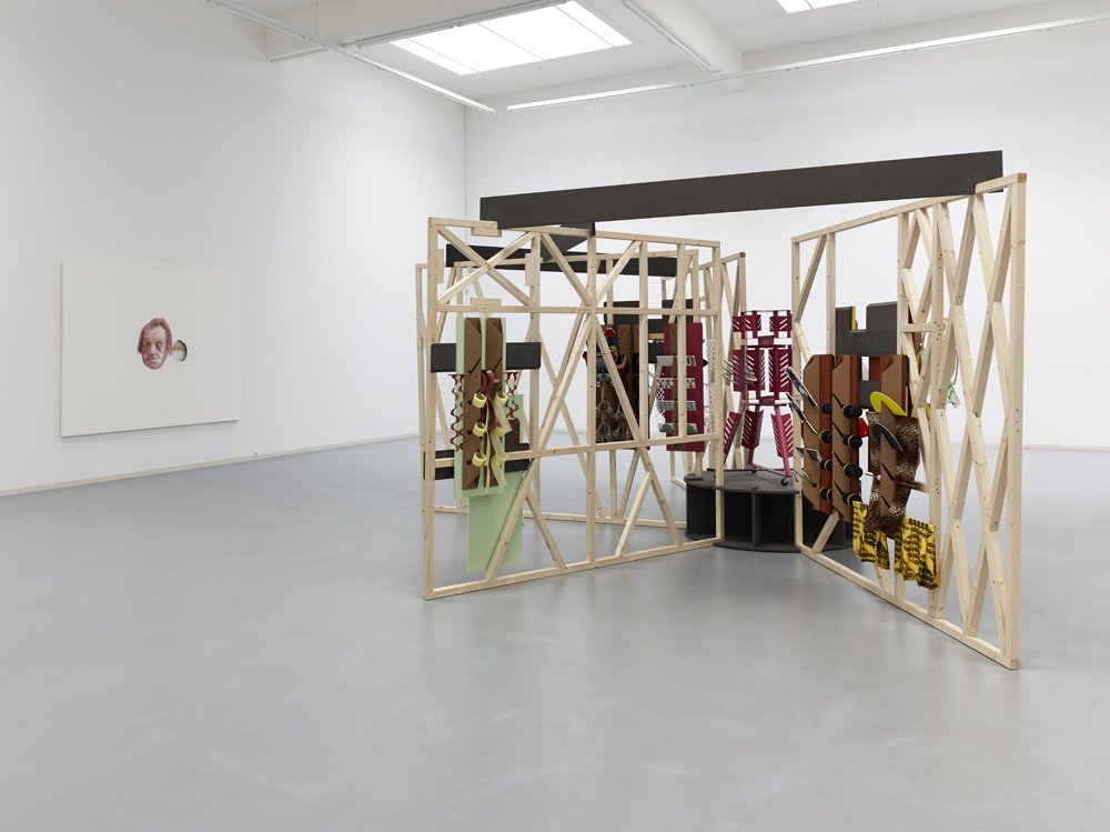 Ihre Geschichte(n), Installationsansicht, 2013, Bonner Kunstverein. Foto: Simon Vogel