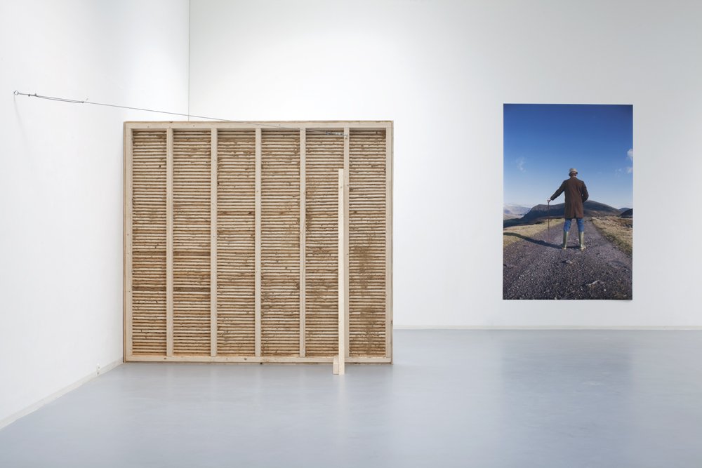 Ernste Tiere, Installation view, Bonner Kunstverein, 2011. Photo: Simon Vogel