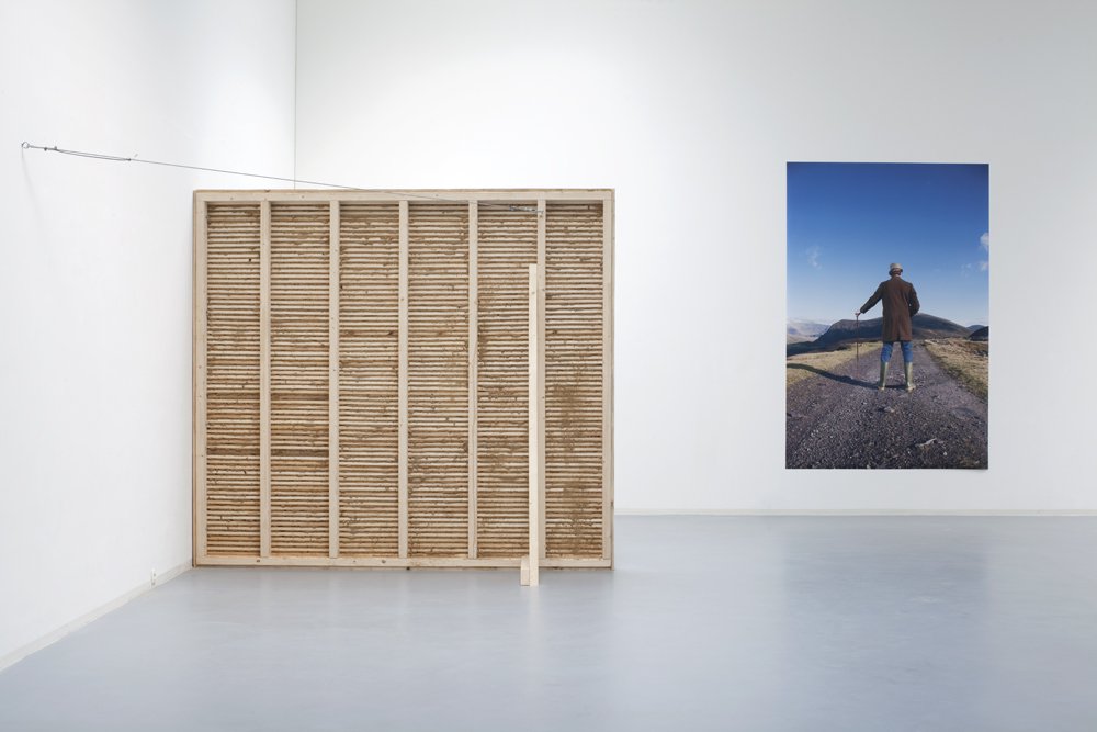 Ernste Tiere, Installationsansicht, Bonner Kunstverein, 2011. Foto: Simon Vogel