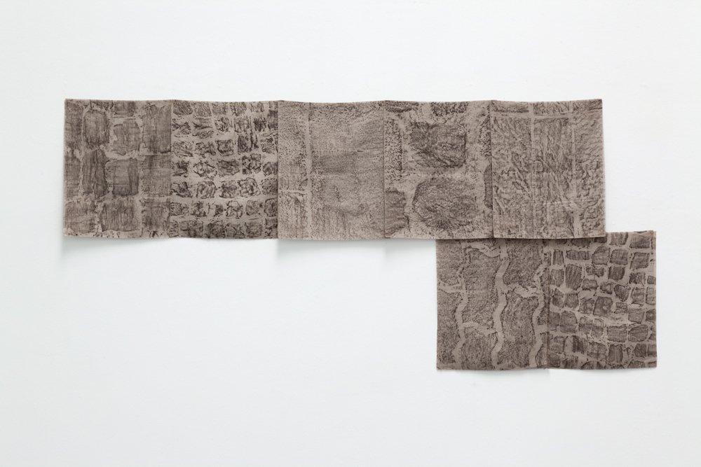 Helen Mirra, Installationsansicht, Bonner Kunstverein, 2011. Foto: Simon Vogel