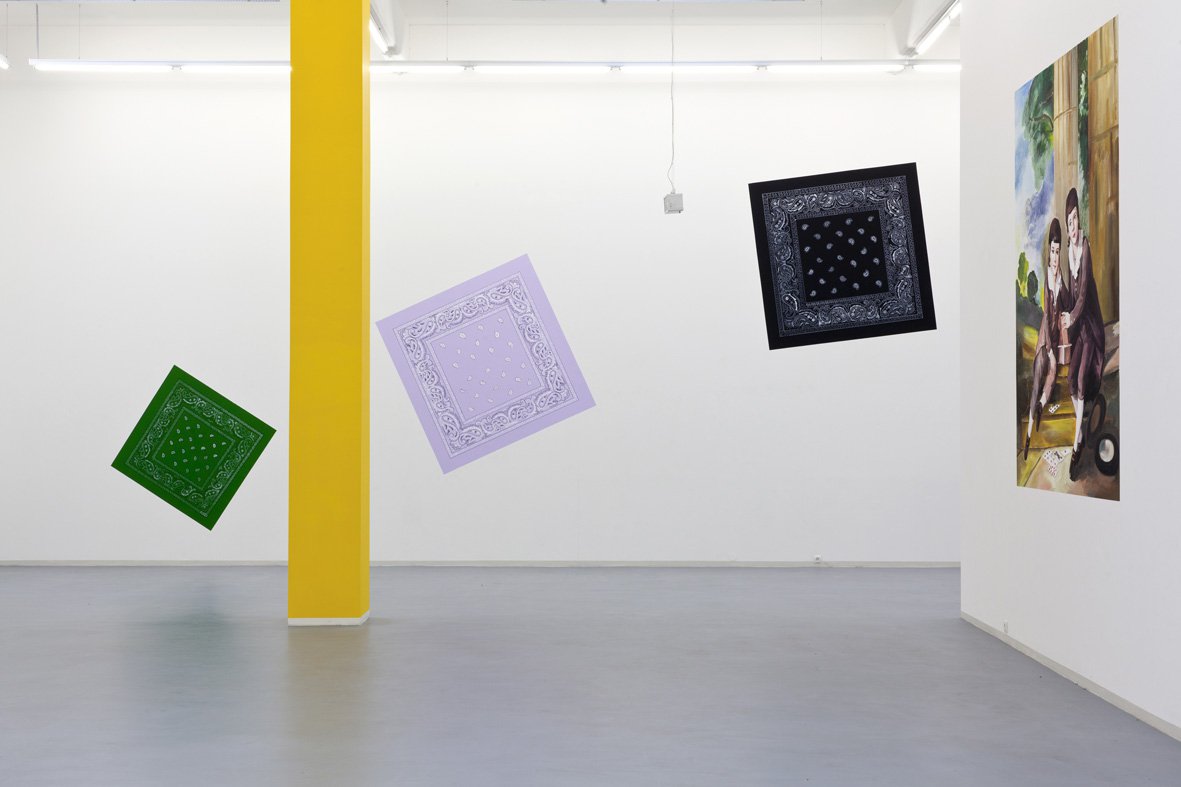 Annette Kelm, Michaela Meise, Hallo aber, Installationsansicht, Bonner Kunstverein, 2012. Photo: Simon Vogel.