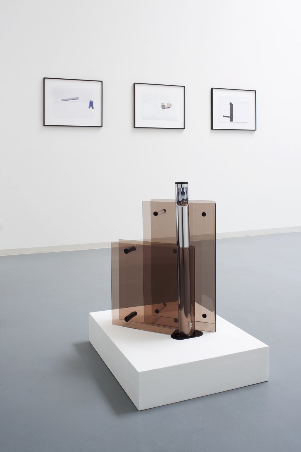 Marte Eknæs, Installation view, Bonner Kunstverein, 2010. Photo: Simon Vogel