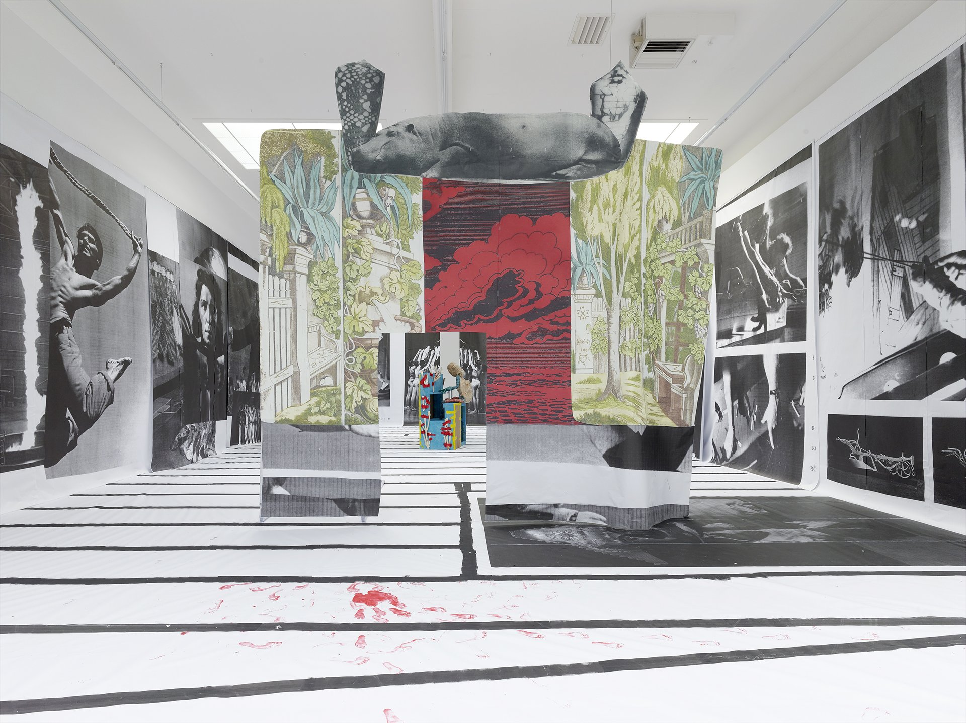 Marvin Gaye Chetwynd, installation view, Bonner Kunstverein 2016. Courtesy the artist, Sadie Coles HQ, London, and Bonner Kunstverein, Bonn. Photo: Simon Vogel
